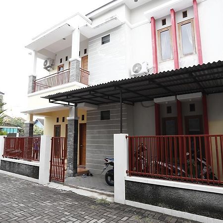 Reddoorz @ Jalan Damai Hotel Ngaglik Exterior photo