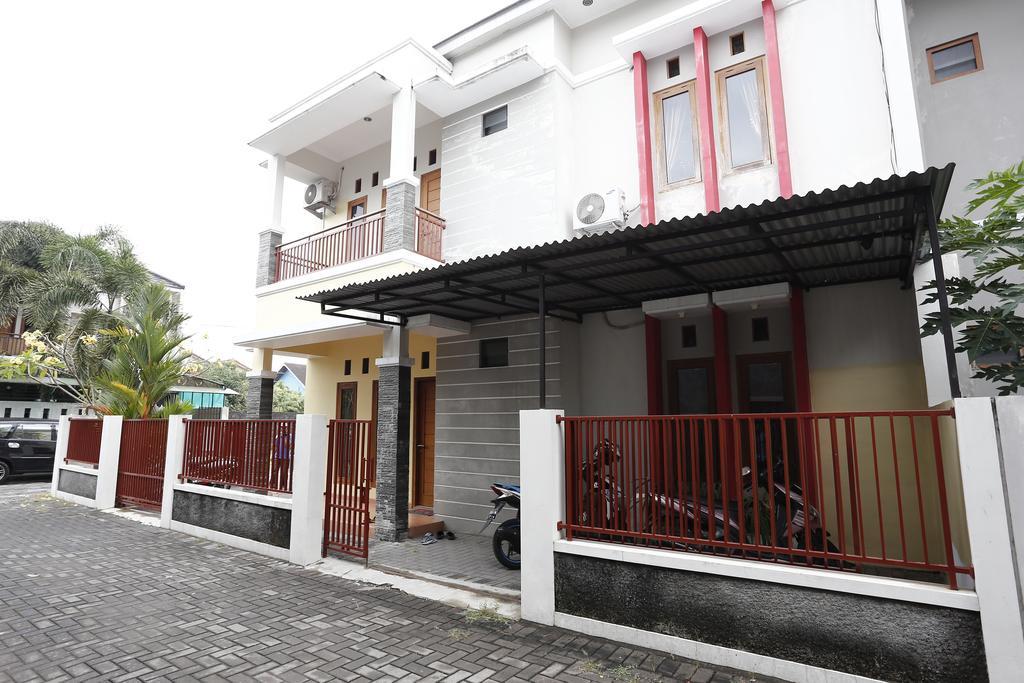 Reddoorz @ Jalan Damai Hotel Ngaglik Exterior photo